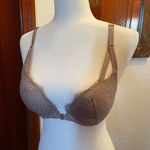 2 for $35 🛍️⭐️ Victoria secret bra 😊